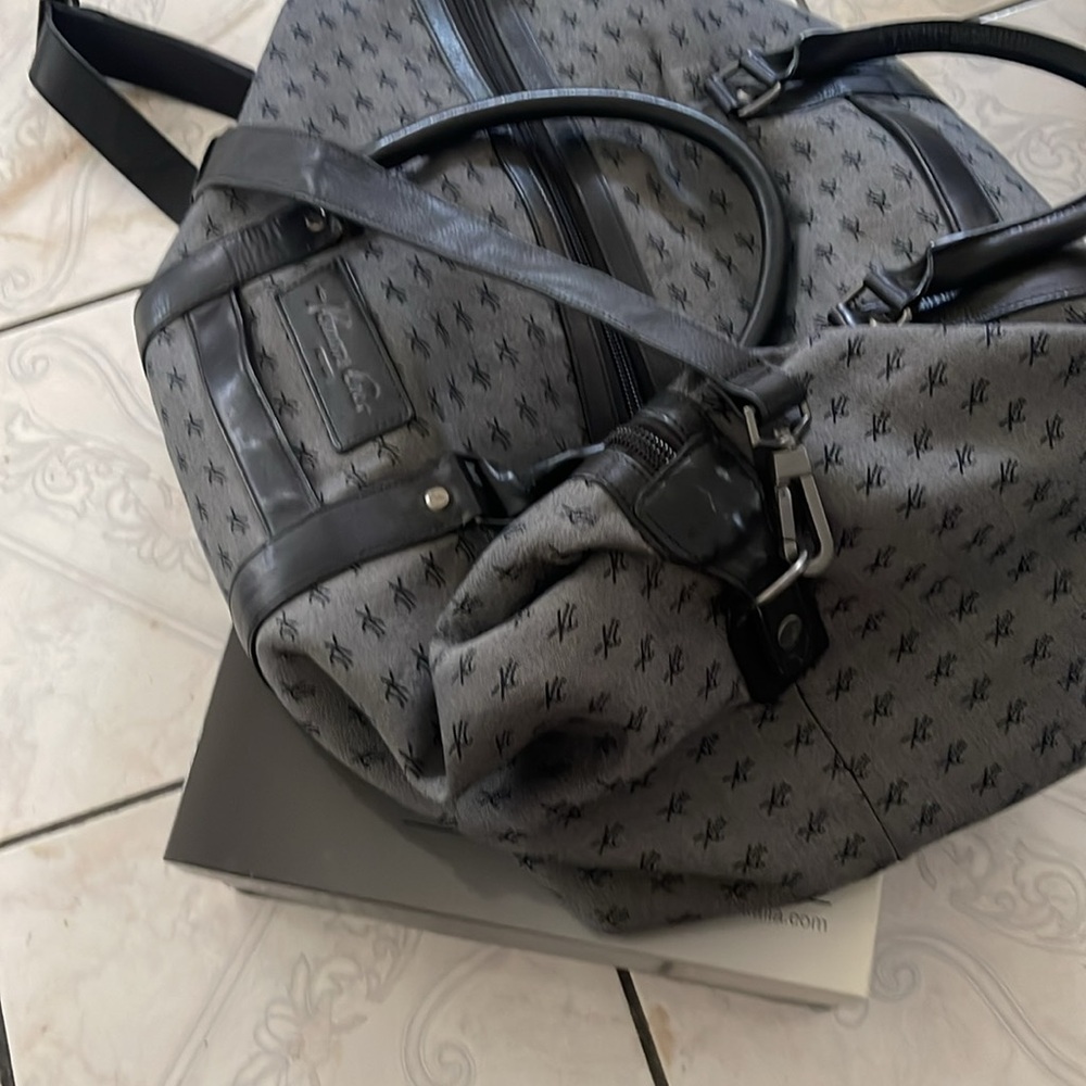 Kenneth cole Travel duffle bag